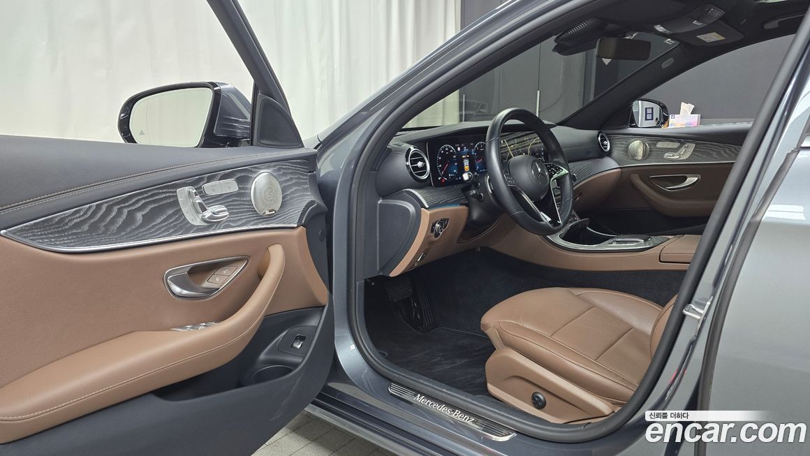 Mercedes-Benz E-Class 2022