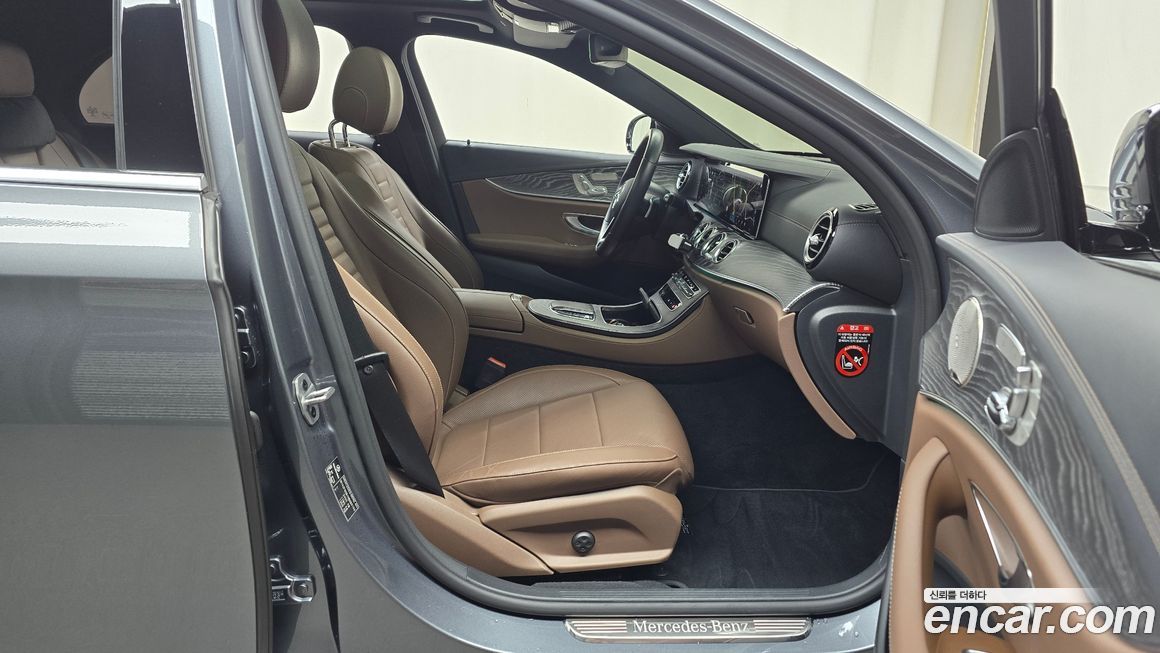 Mercedes-Benz E-Class 2022