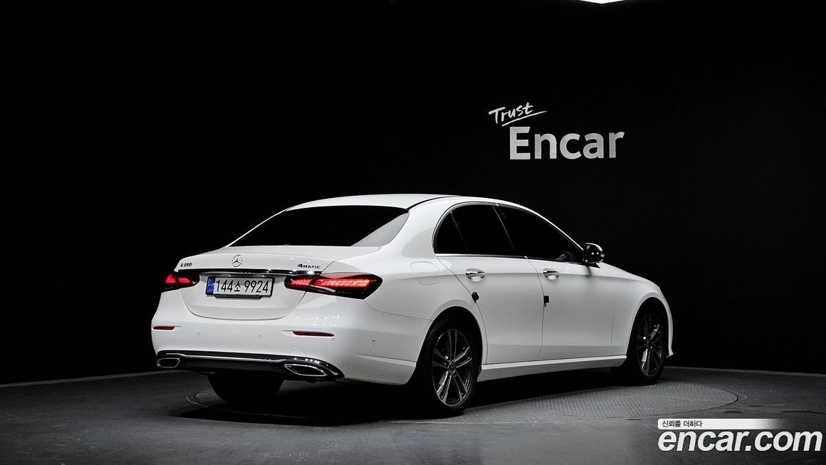 Mercedes-Benz E-Class 2022
