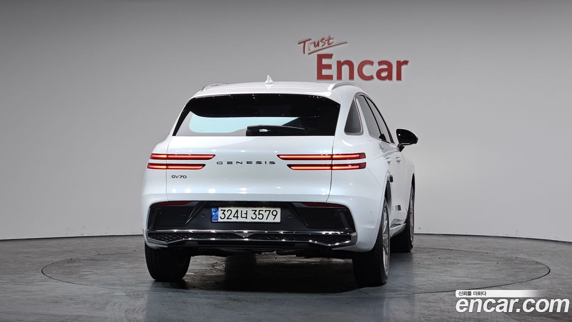 Genesis GV70 2025