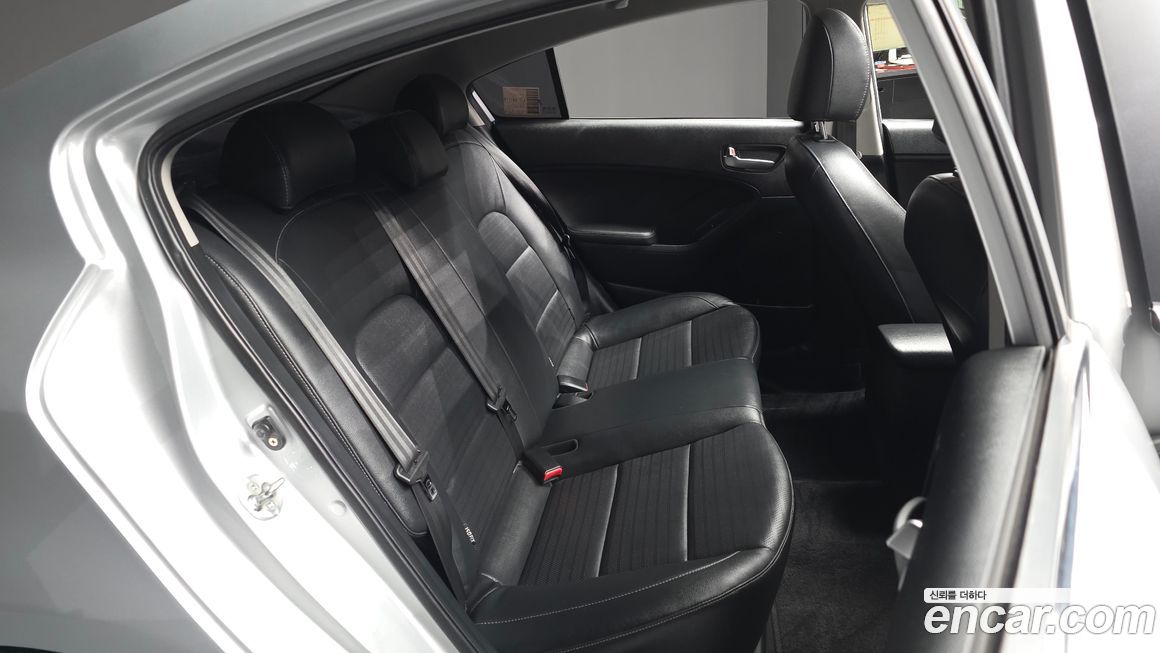 Kia K3 2016