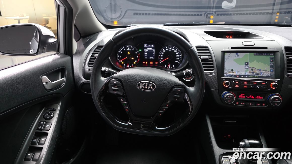 Kia K3 2016