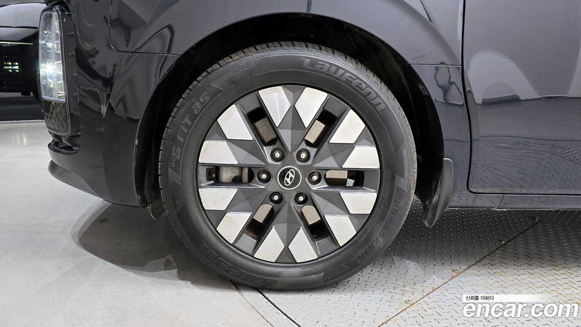 Hyundai Staria 2023
