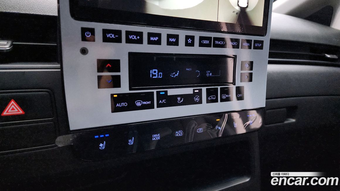 Hyundai Staria 2025