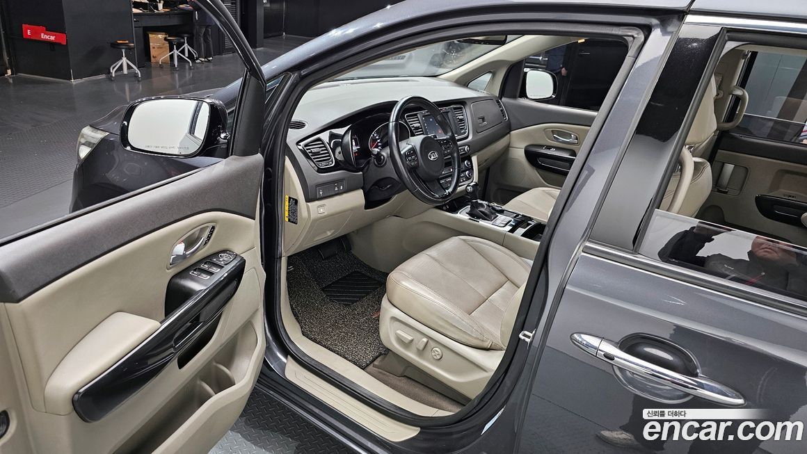 Kia Canival 2015