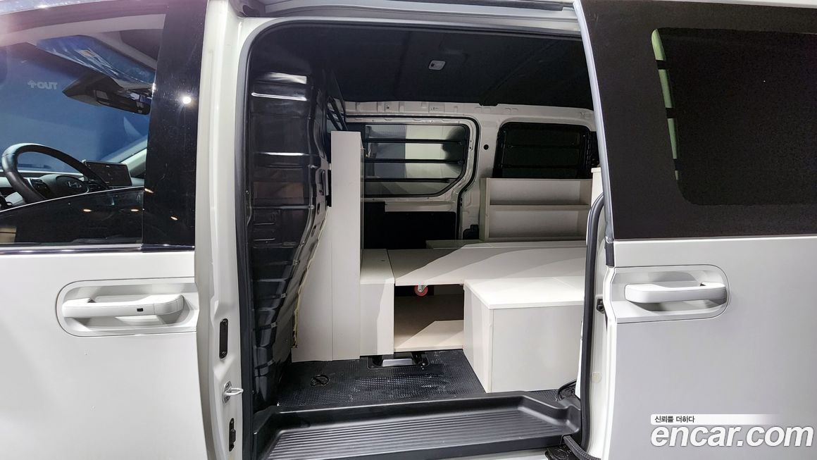 Hyundai Staria 2025