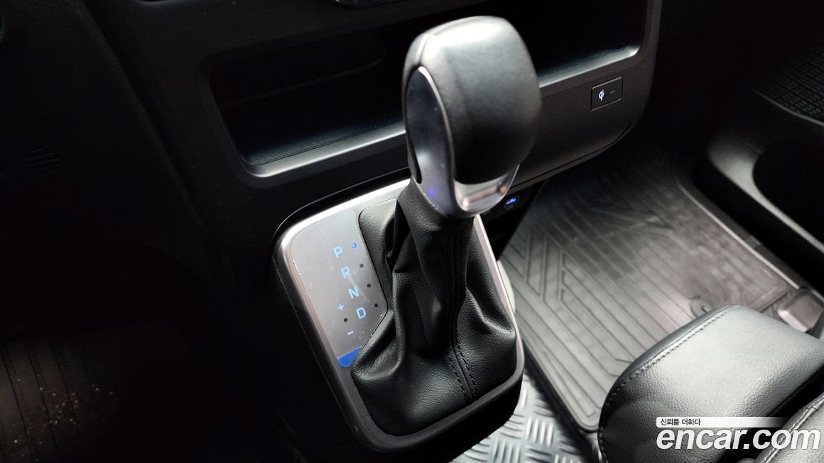 Hyundai Staria 2025