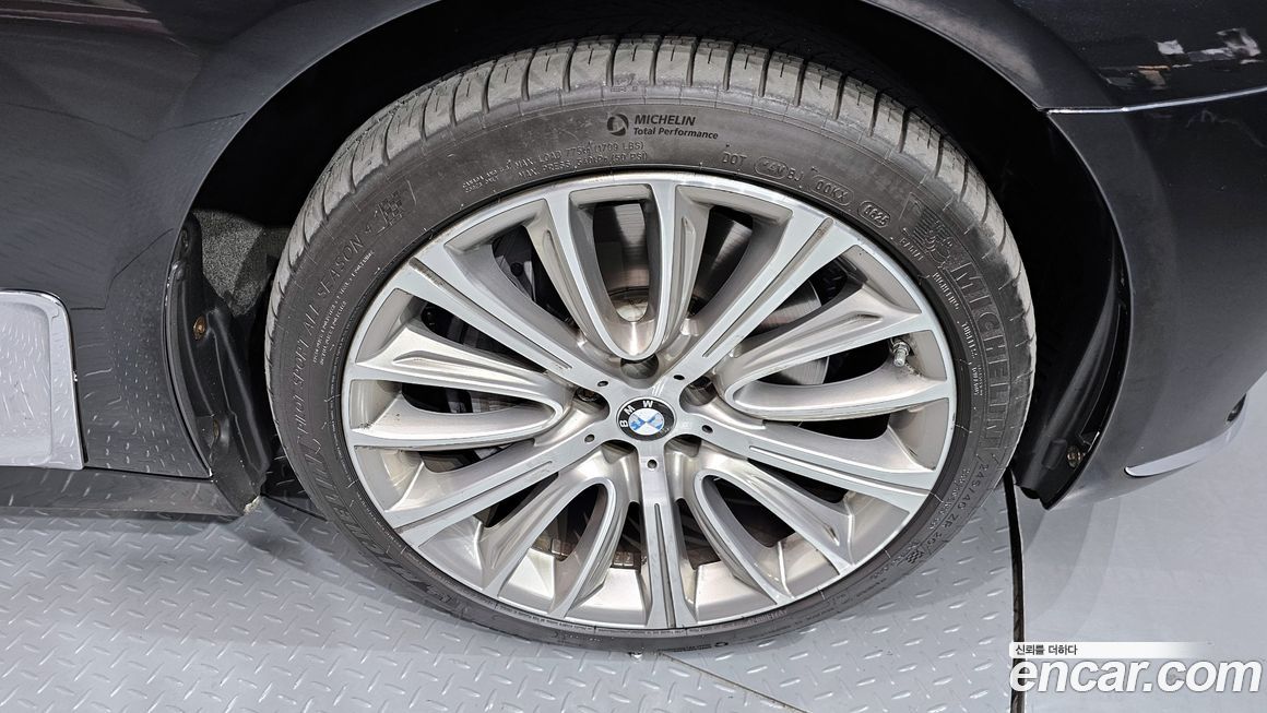 BMW 7-Series 2016