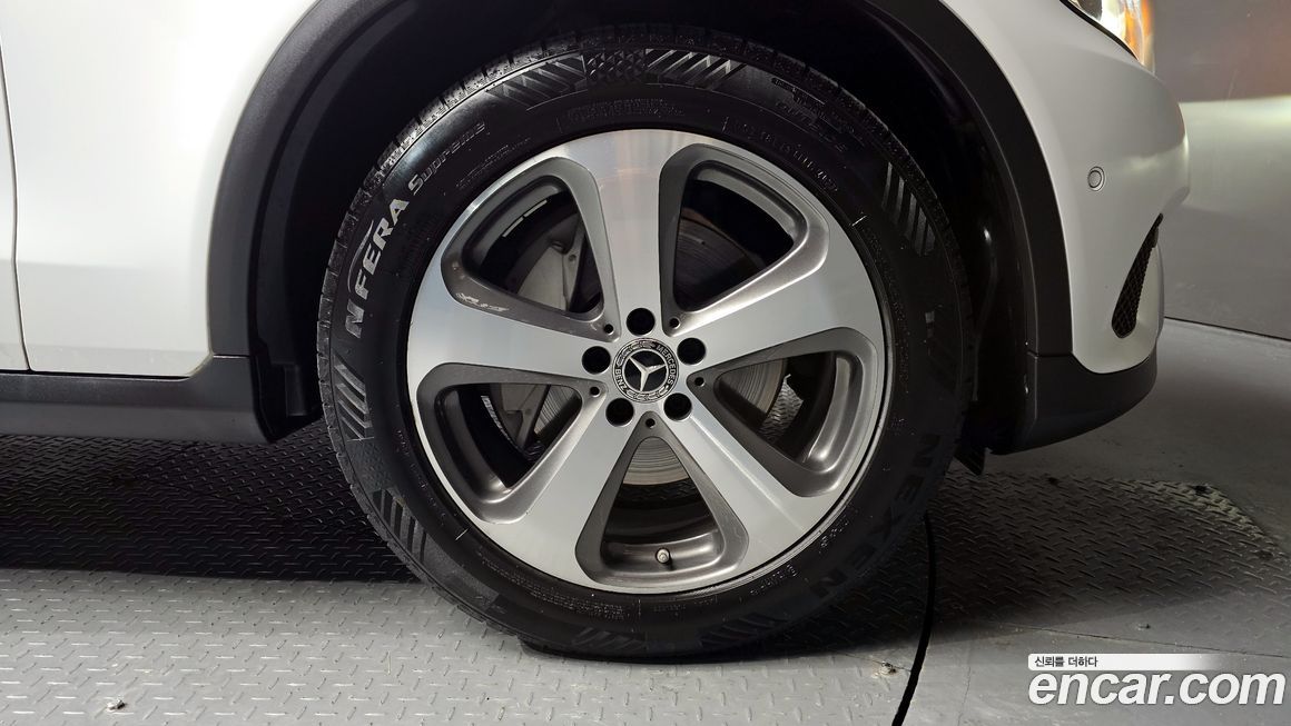 Mercedes-Benz GLC-Class 2019