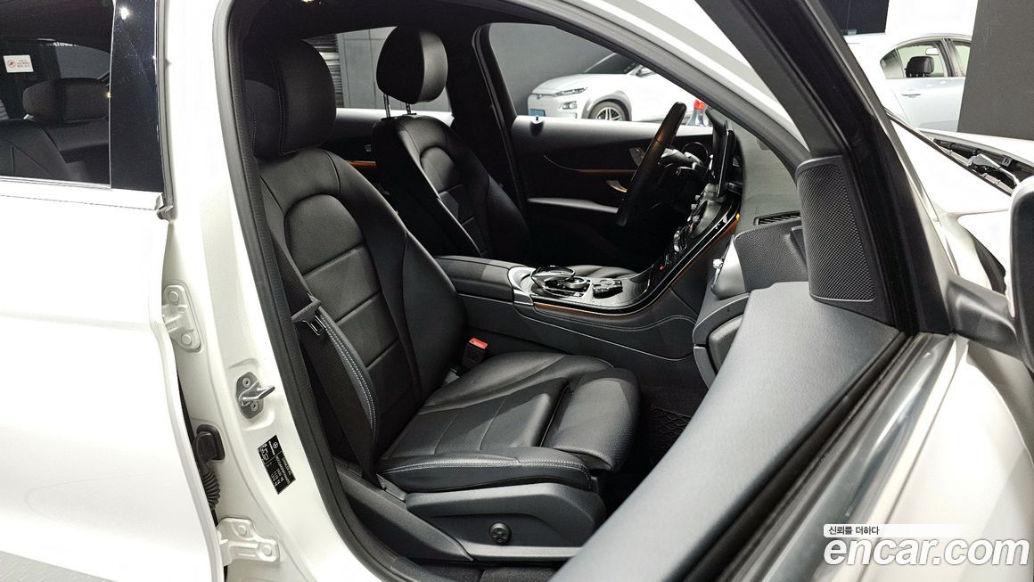 Mercedes-Benz GLC-Class 2019