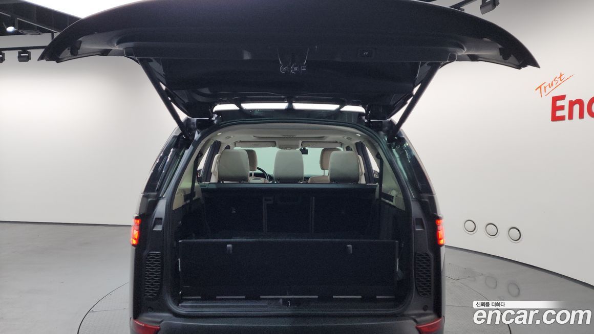 Land Rover Discovery 2019