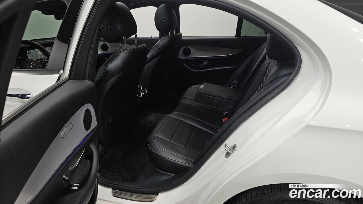 Mercedes-Benz E-Class 2021