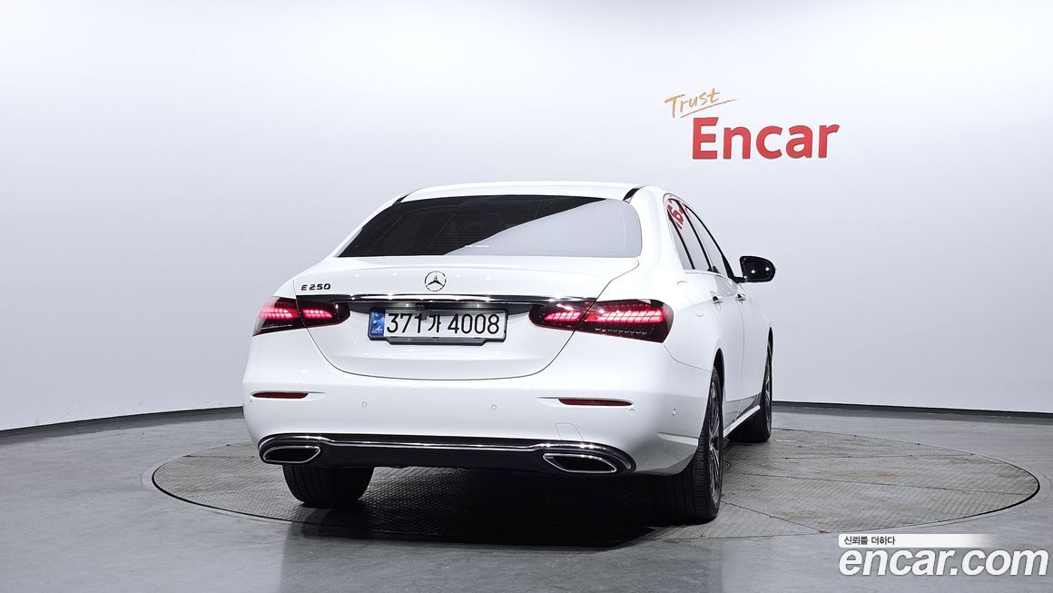 Mercedes-Benz E-Class 2021