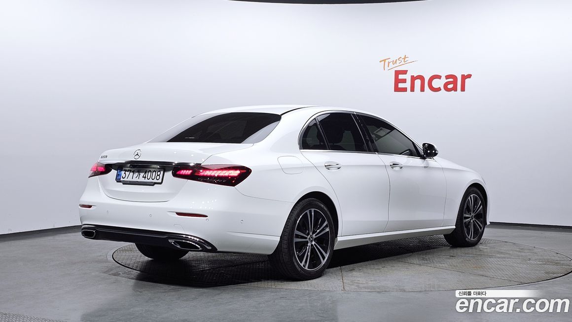 Mercedes-Benz E-Class 2021