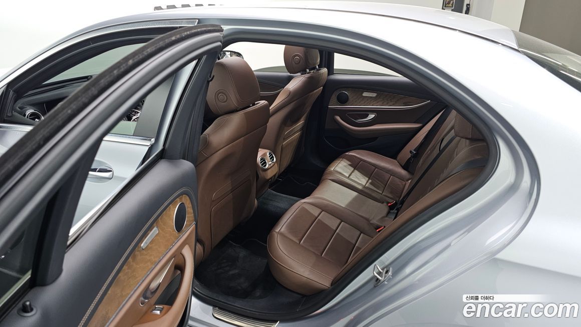 Mercedes-Benz E-Class 2021