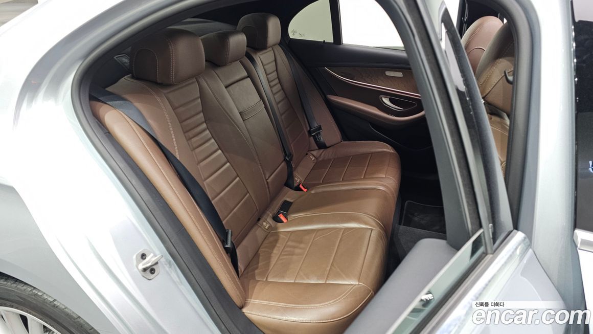 Mercedes-Benz E-Class 2021