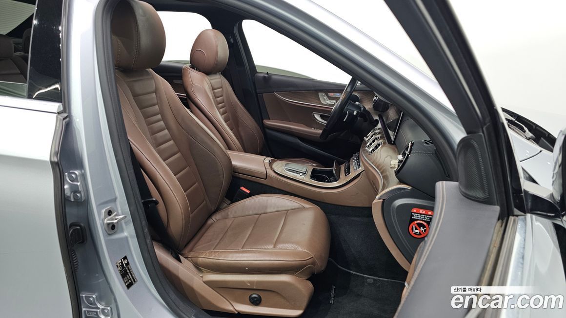 Mercedes-Benz E-Class 2021