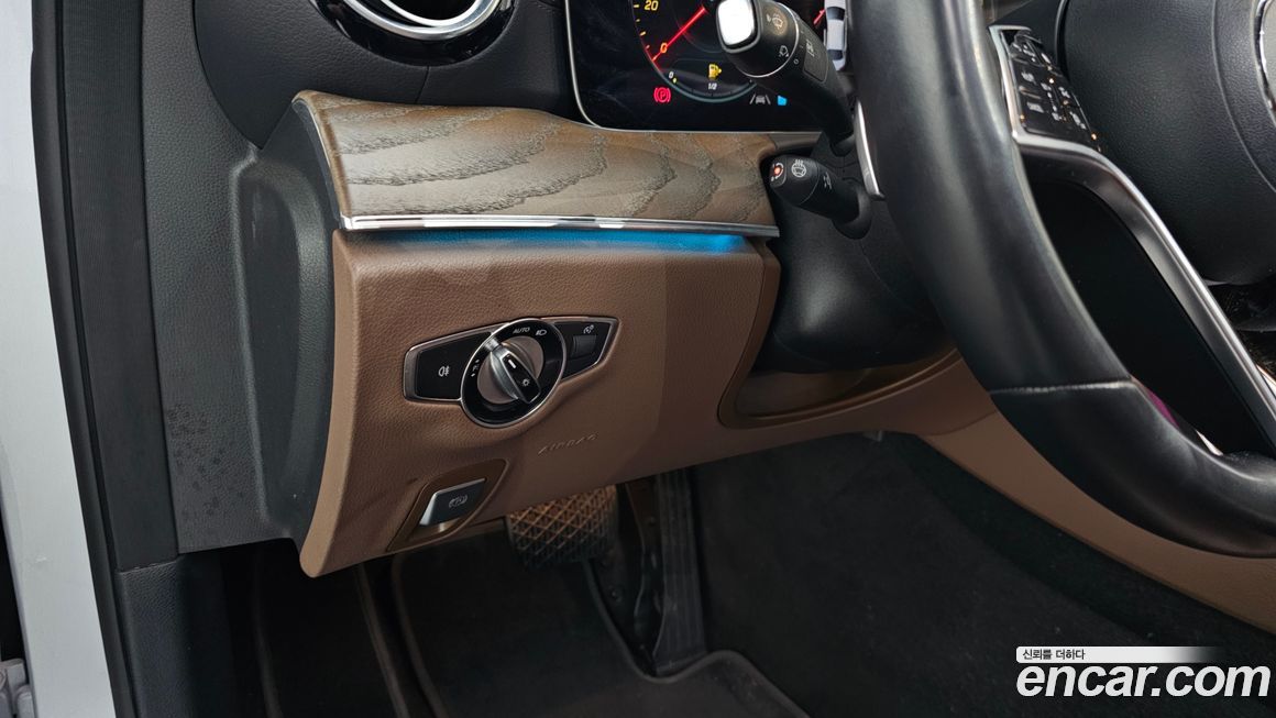 Mercedes-Benz E-Class 2021