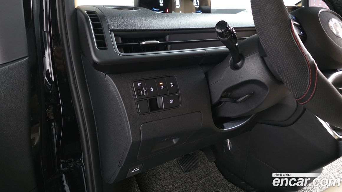 Hyundai Staria 2025