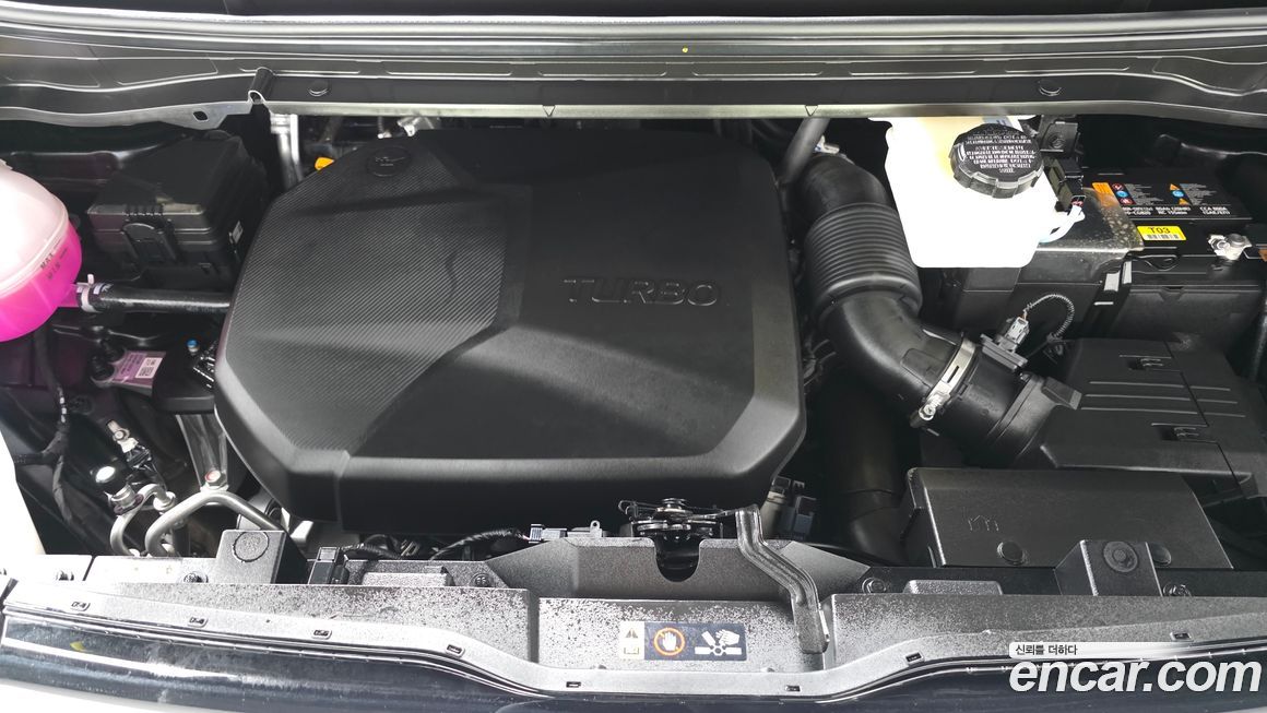 Hyundai Staria 2025