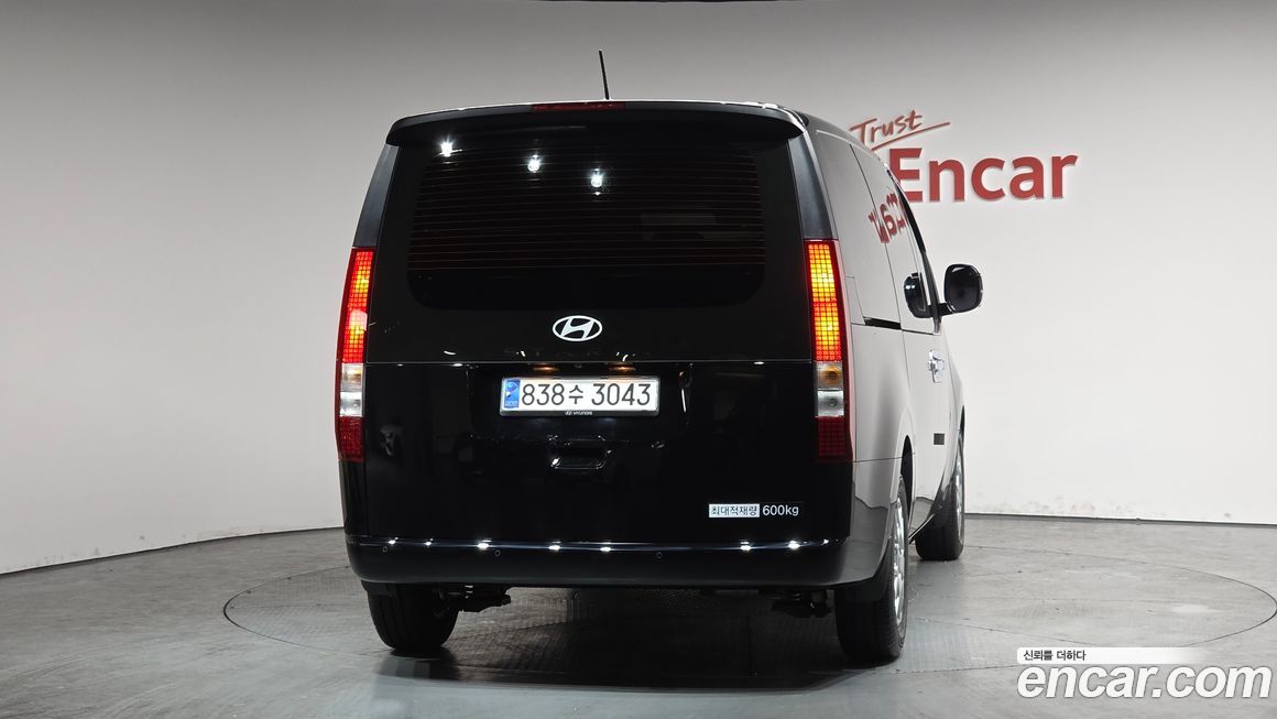 Hyundai Staria 2025