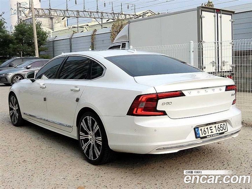 Volvo S90 2022