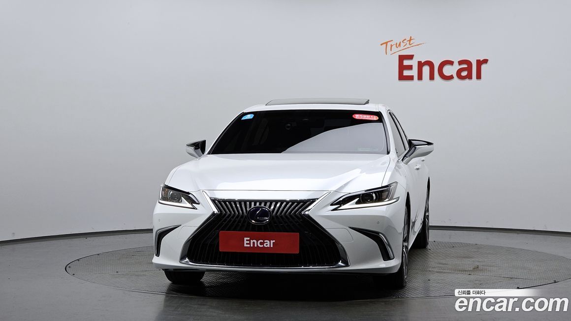 Lexus ES 2019