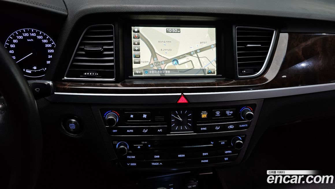 Hyundai Genesis 2016