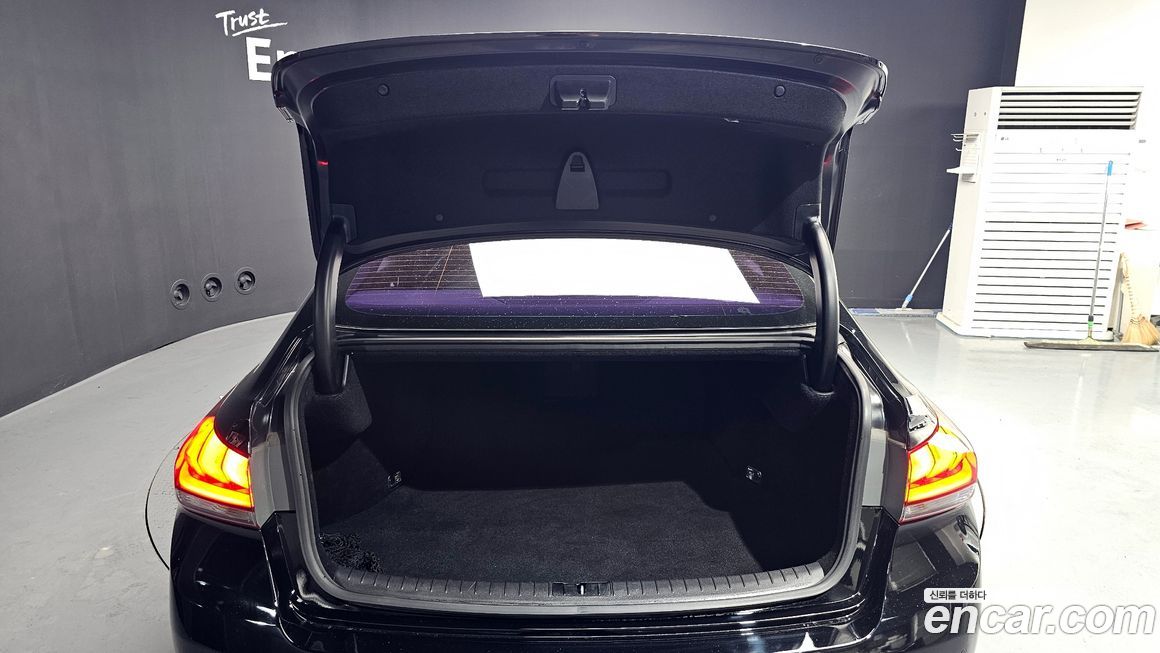 Hyundai Genesis 2016