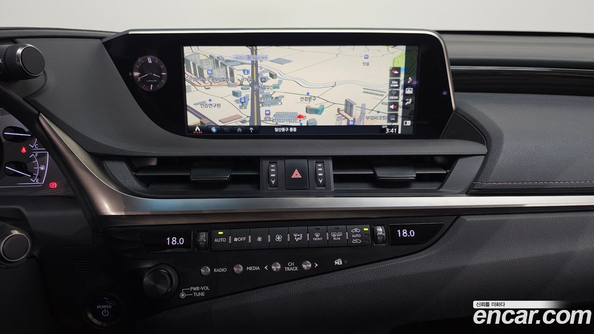 Lexus ES 2019