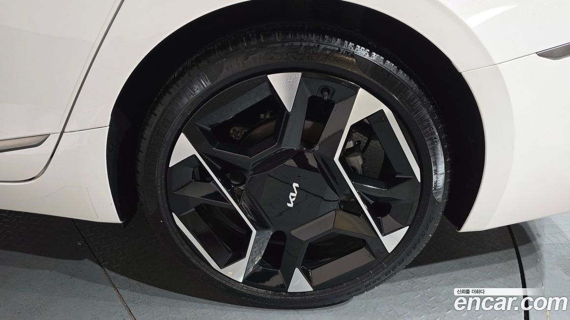 Kia K8 2025