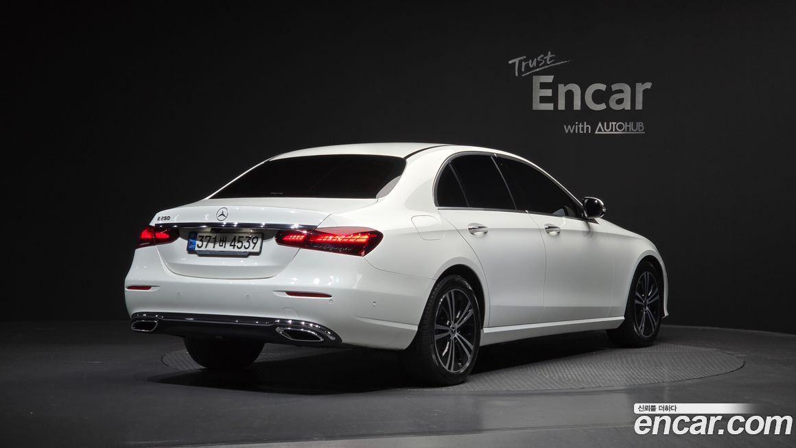 Mercedes-Benz E-Class 2021