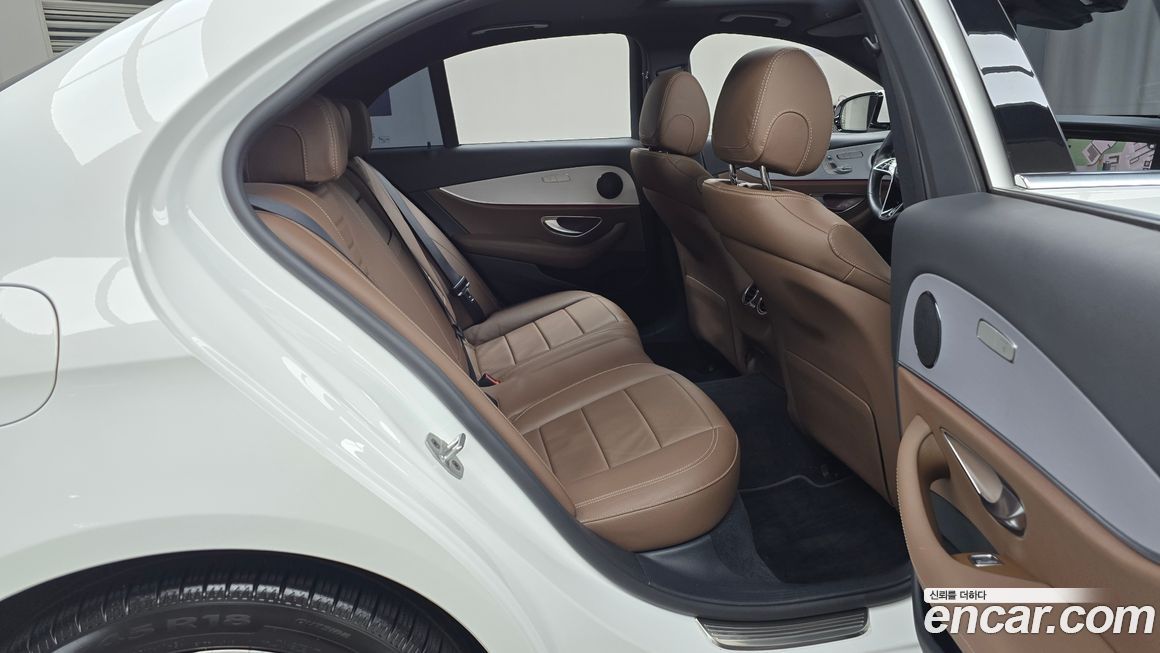 Mercedes-Benz E-Class 2021