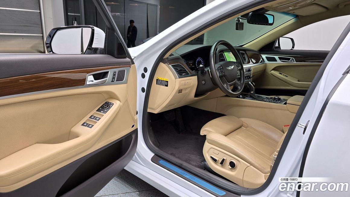 Hyundai Genesis 2016