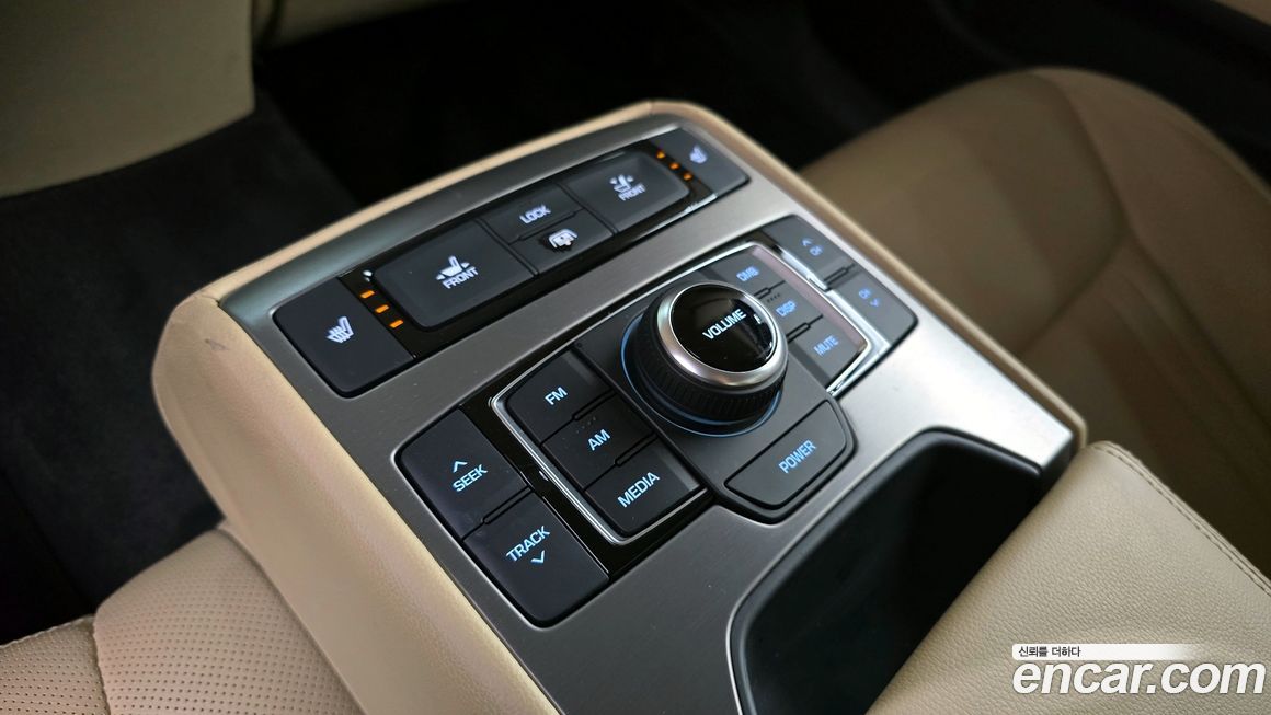 Hyundai Genesis 2016