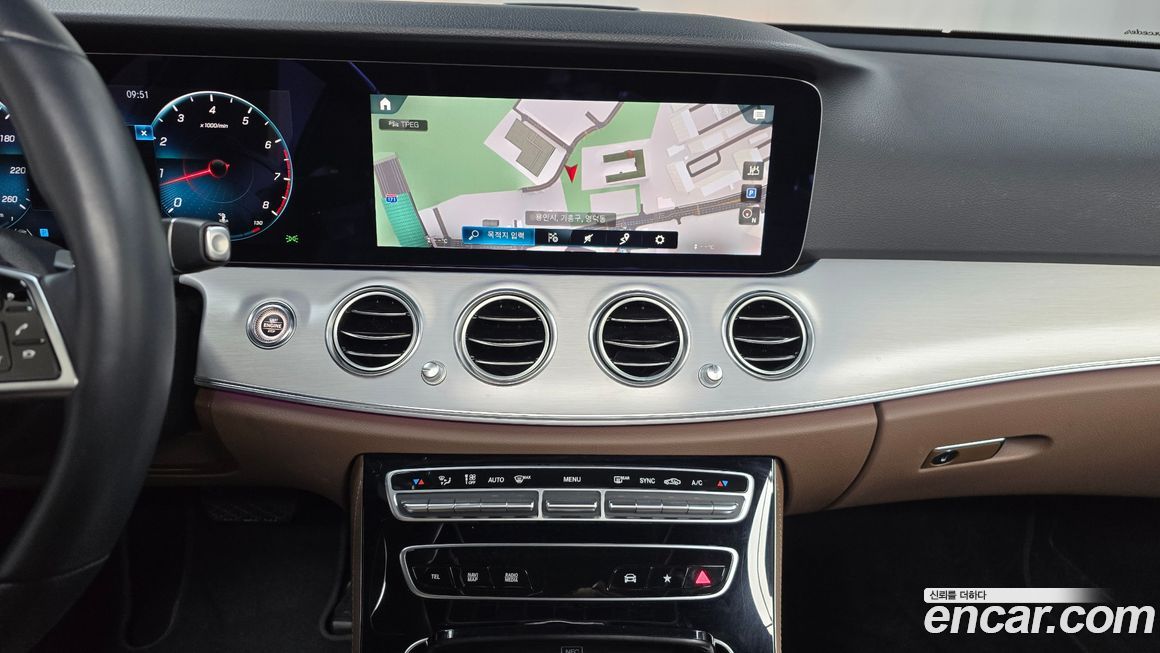 Mercedes-Benz E-Class 2021