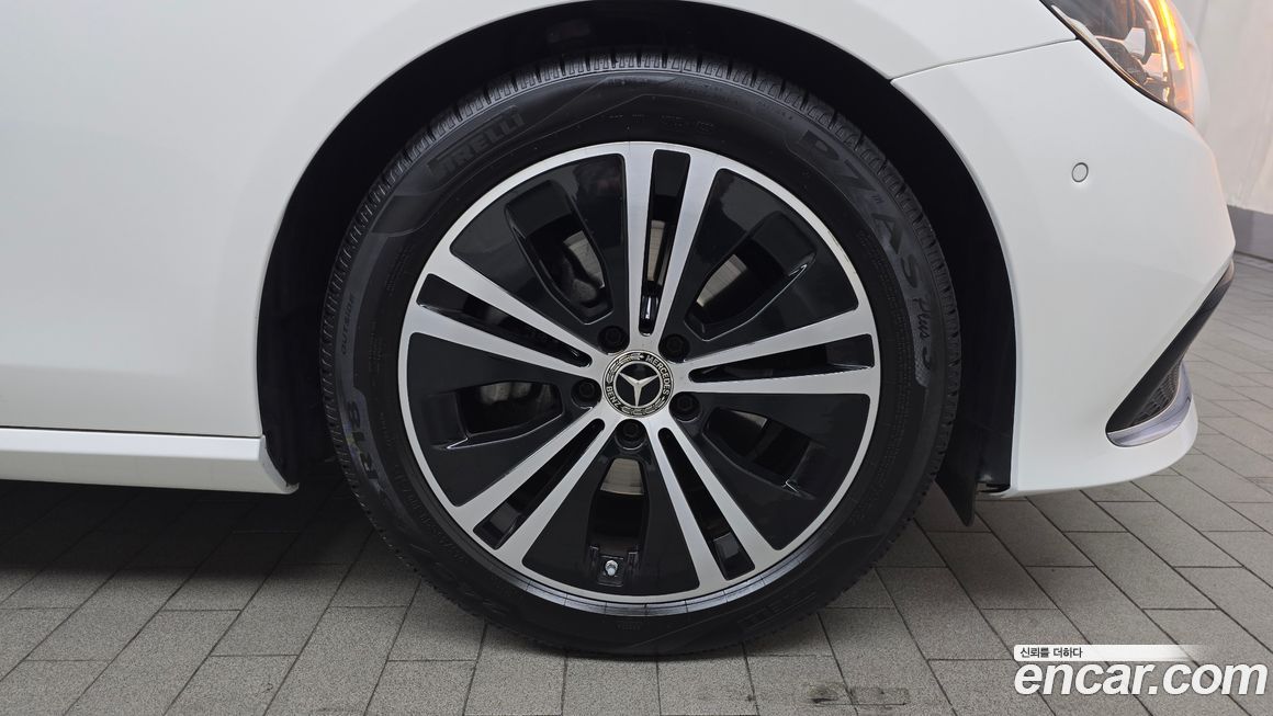 Mercedes-Benz E-Class 2021