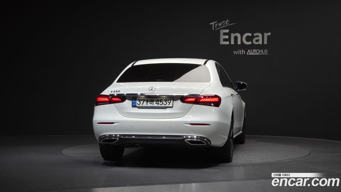 Mercedes-Benz E-Class 2021