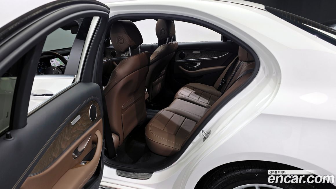 Mercedes-Benz E-Class 2021