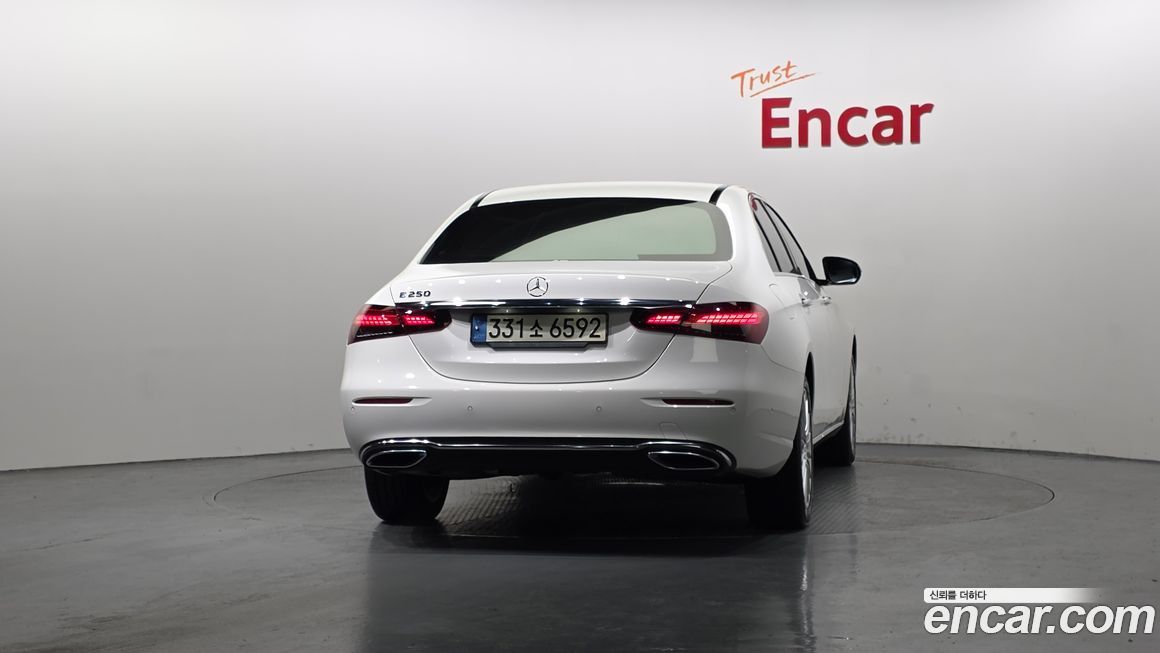 Mercedes-Benz E-Class 2021