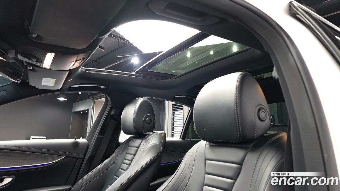 Mercedes-Benz E-Class 2021