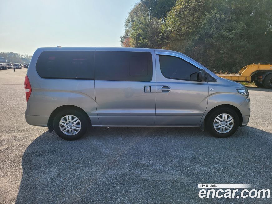 Hyundai Starex 2019