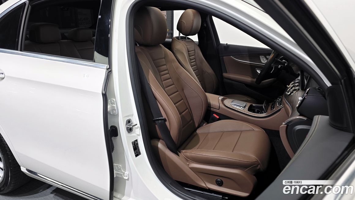 Mercedes-Benz E-Class 2021