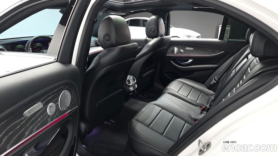 Mercedes-Benz E-Class 2021