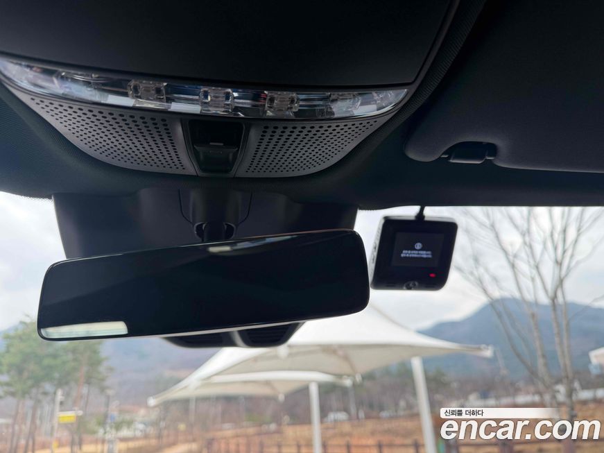 Mercedes-Benz GLC-Class 2023