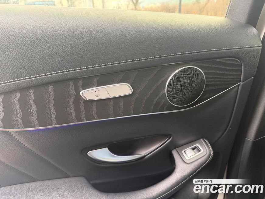 Mercedes-Benz GLC-Class 2023