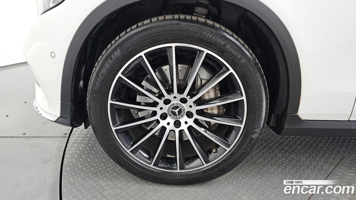 Mercedes-Benz GLC-Class 2019