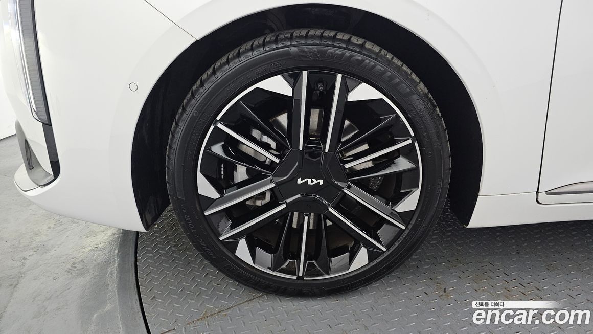 Kia K8 2025