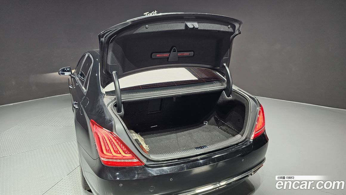 Genesis EQ900 2016