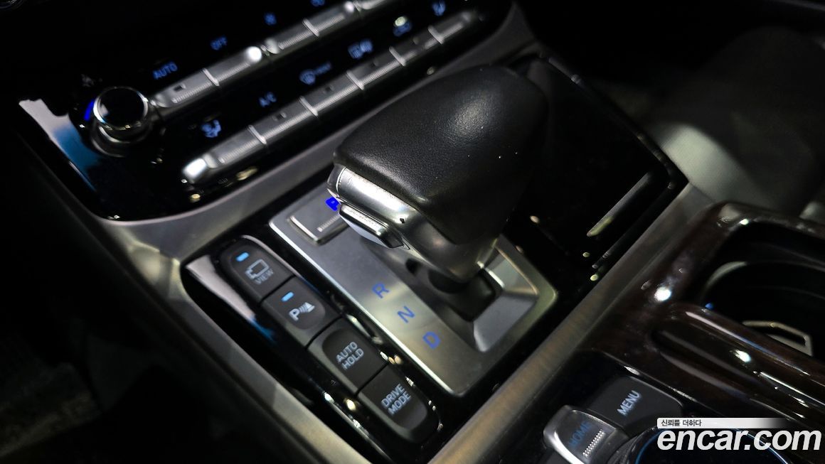Genesis EQ900 2016